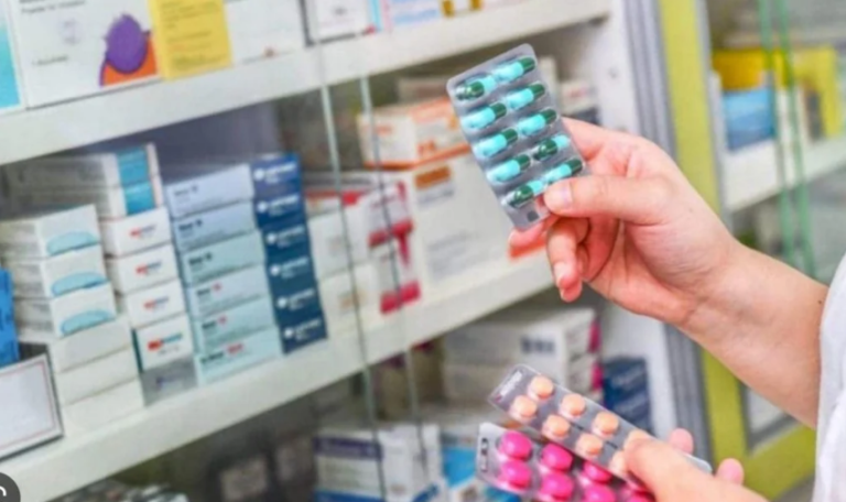 Farmacéuticos y bioquímicos acordaron un incremento salarial del 91% para el primer trimestre del año