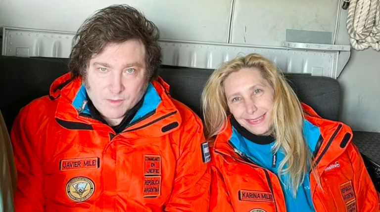 Concluyó la visita de Javier Milei a la Base Marambio en la Antártida Argentina