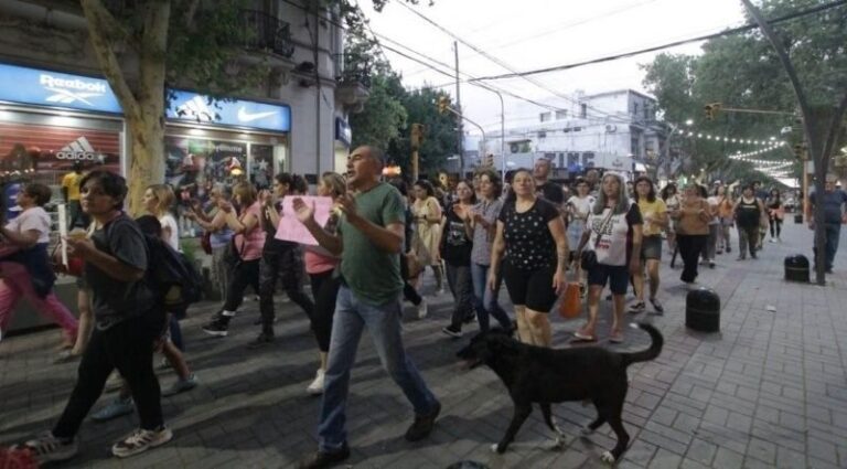 Estatales se movilizan en Villa Mercedes contra el ajuste y exigen el pago completo
