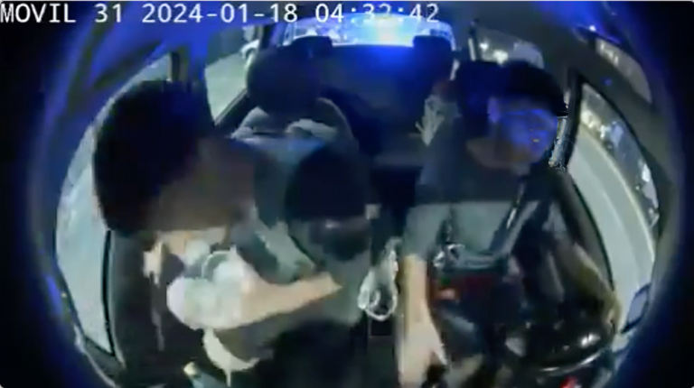 Detuvieron a los jóvenes que robaron patrullero en Vicente López. Hay video