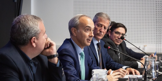 Gobierno convoca a gremios docentes para discutir salario mínimo