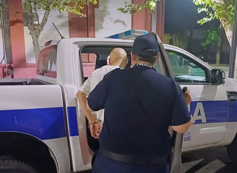 Villa Mercedes: vecinos impidieron el robo de un auto con un niño adentro