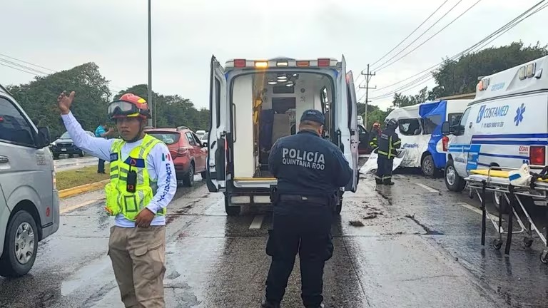 Trágico Accidente en Playa del Carmen: Cinco Argentinos Fallecen en Choque Fatal