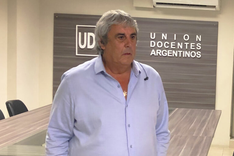 Cuatro sindicatos docentes anuncian paro ante falta de convocatoria gubernamental para discutir paritarias