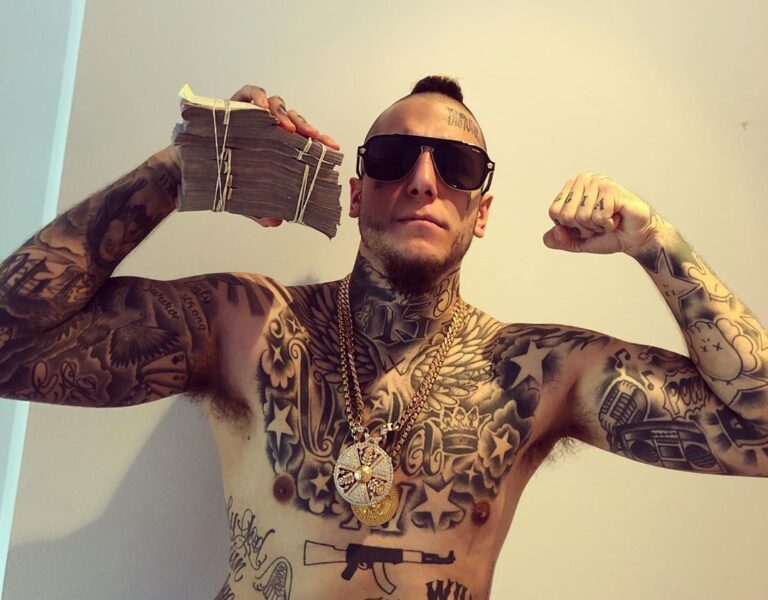 Alex Caniggia acusó a Lali Espósito de lavar dinero