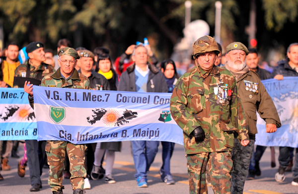 Para abaratar costos: Milei suspende el tradicional desfile de los veteranos de Malvinas