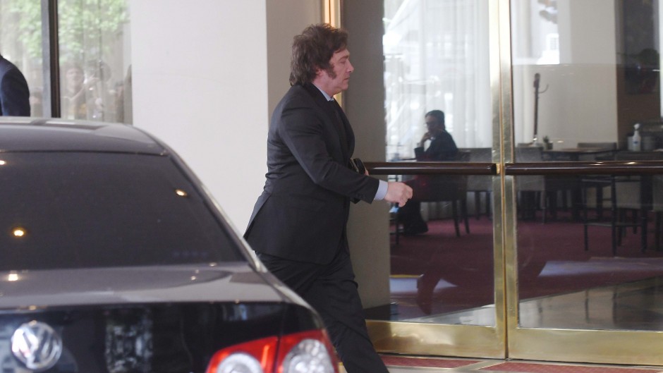 Entusiasmado por el caso Télam, ahora Milei quiere cerrar canal 7, Radio Nacional y Paka Paka