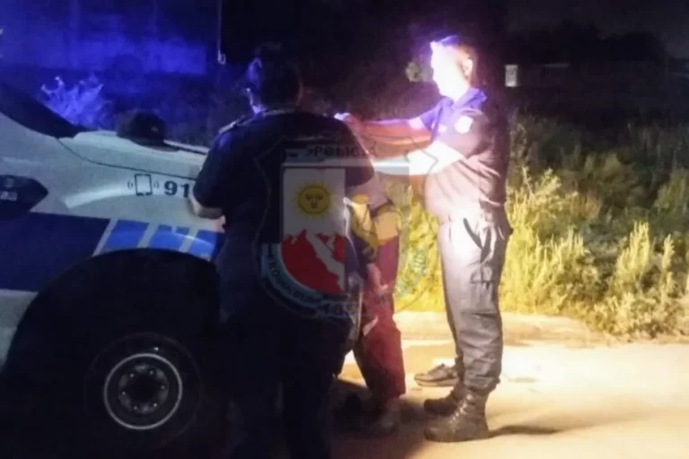 Villa Mercedes: detuvieron a un joven que amenazó a varias personas con un arma en una fiesta