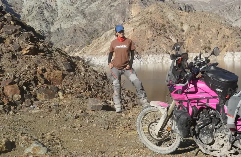 “Se iban turnando, mientras vigilaban”: el terrible testimonio de la influencer violada en grupo en India