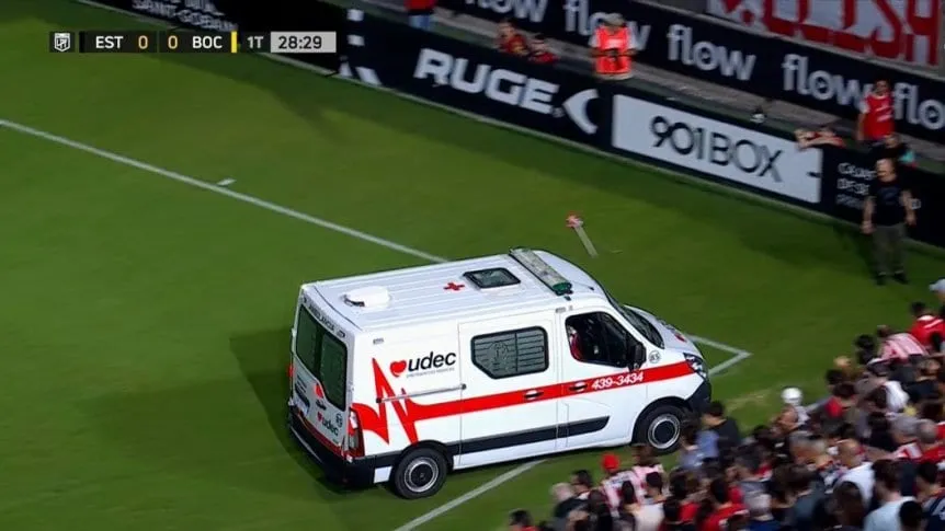 Dramático momento en La Plata: El jugador Altamirano de Estudiantes se descompensa durante partido con Boca