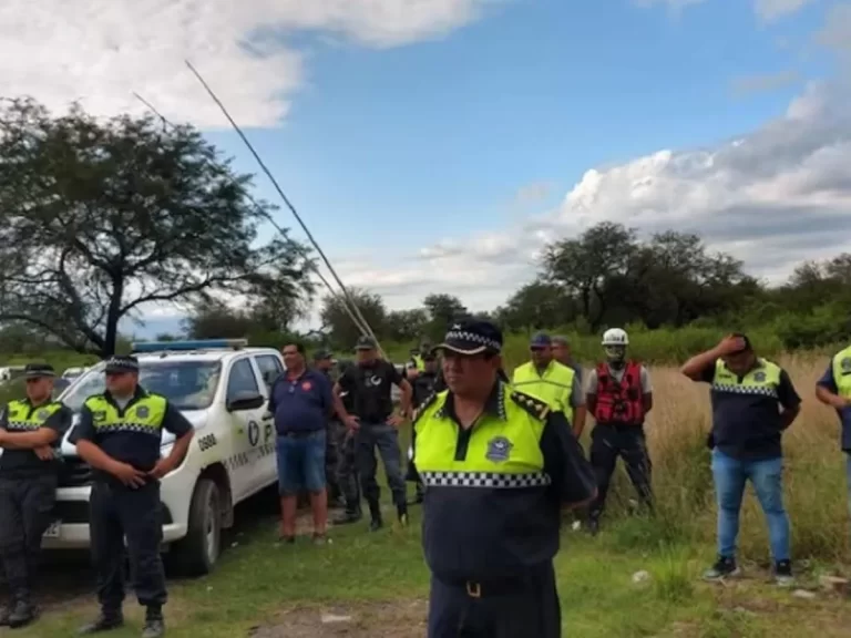 Hallazgo macabro: Encuentran cuerpo de niño desaparecido y detienen a sus padres por filicidio
