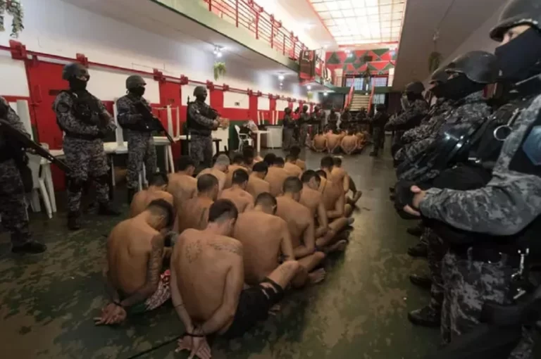 Santa Fe contra el narcotráfico: Impactante requisa al estilo Bukele en cárcel de Piñero