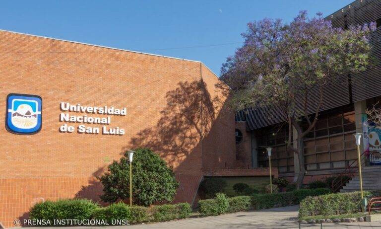La Escuela Secundaria: Un Puente Hacia la Educación Superior en San Luis