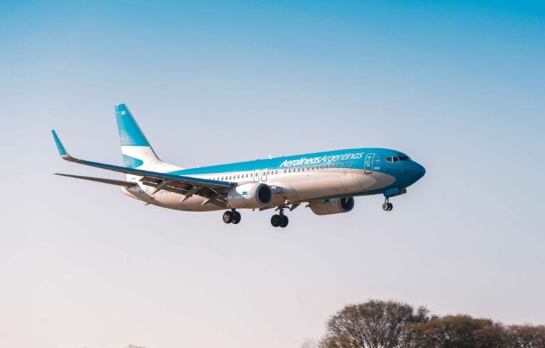 Aerolíneas Argentinas suspenderá vuelos a Nueva York: Reorganización de Rutas y Pasajes