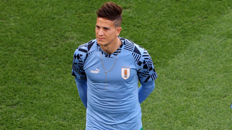 Sebastián Sosa quedó fuera de Vélez por acusaciones de abuso sexual