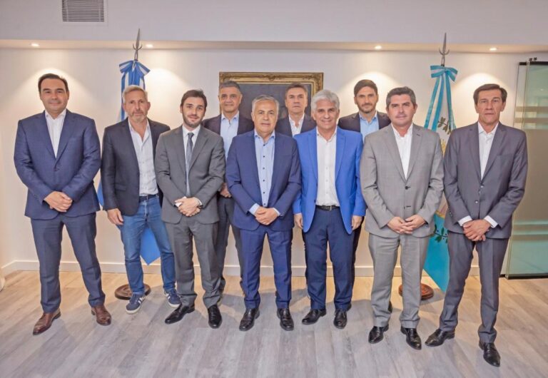 Gobernadores de Juntos por el Cambio se reunieron por la Ley Ómnibus con Milei