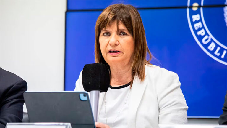 Protocolo antipiquetes en marcha universitaria