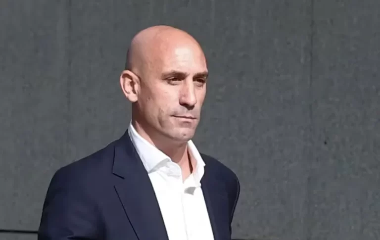 Ex presidente de la RFEF, Luis Rubiales, detenido en Madrid en medio de acusaciones de corrupción