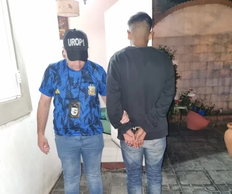 Apuñaló a su Compañera de Clases y lo Condenaron a 13 años