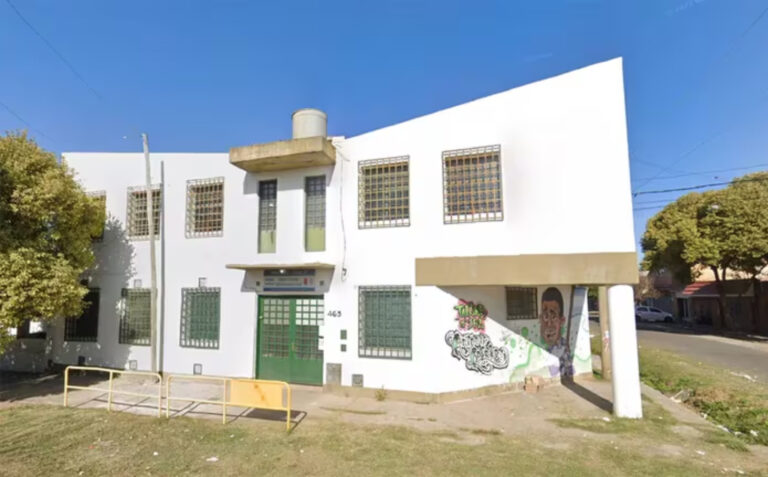 Agredió a un Alumno con un Borrador y lo suspendieron