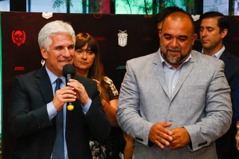 Poggi firma acuerdo histórico con Intendentes para impulsar obras públicas