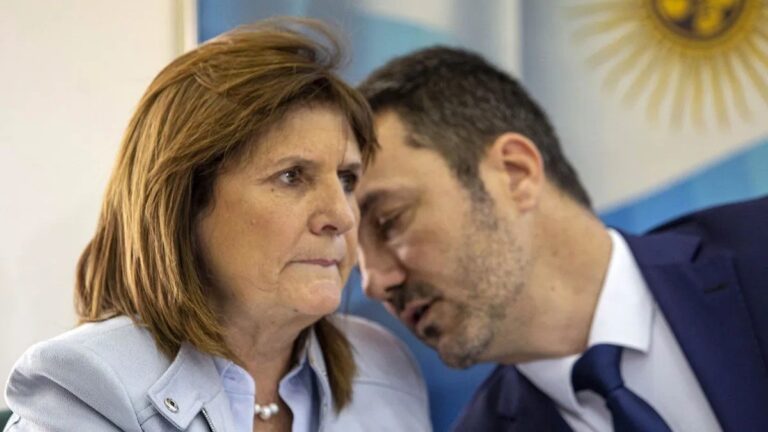 Ministerio de Defensa: Petri pidió la renuncia de su jefe de Gabinete