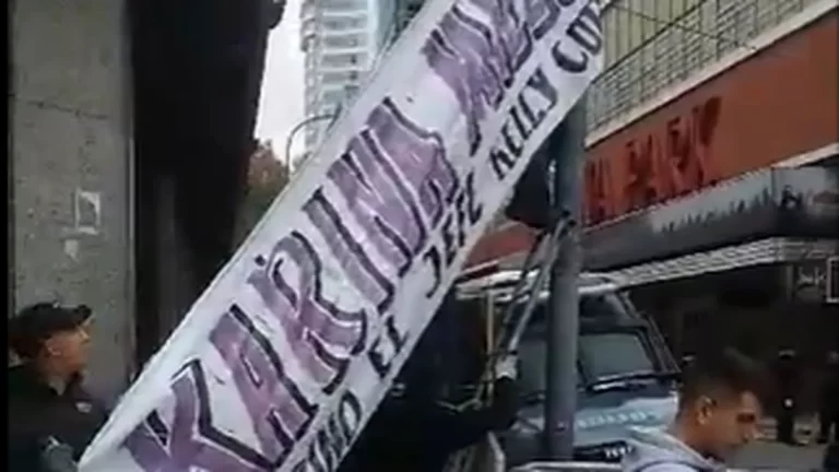 Karina Milei ordenó retirar pasacalles con su nombre antes del evento en el Luna Park