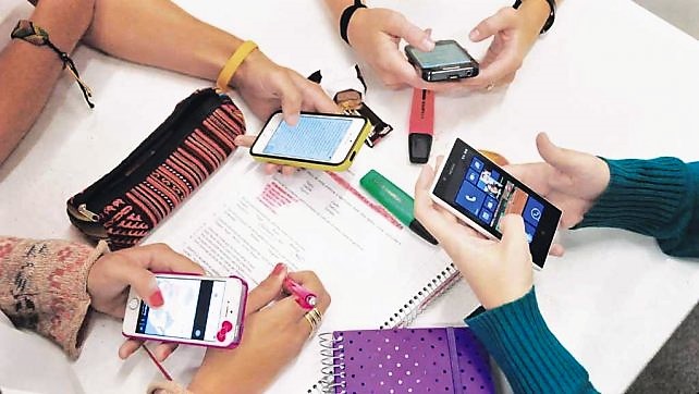 En Estados Unidos aumentan la restricción de celulares en las aulas