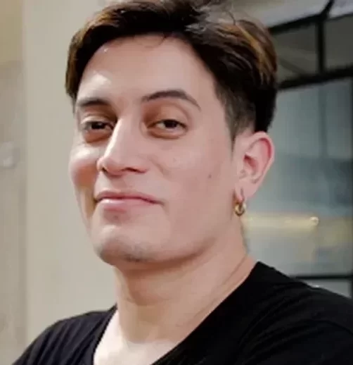 La Familia del Peluquero Asesinado Repudia que la Peluquería Siga Abierta