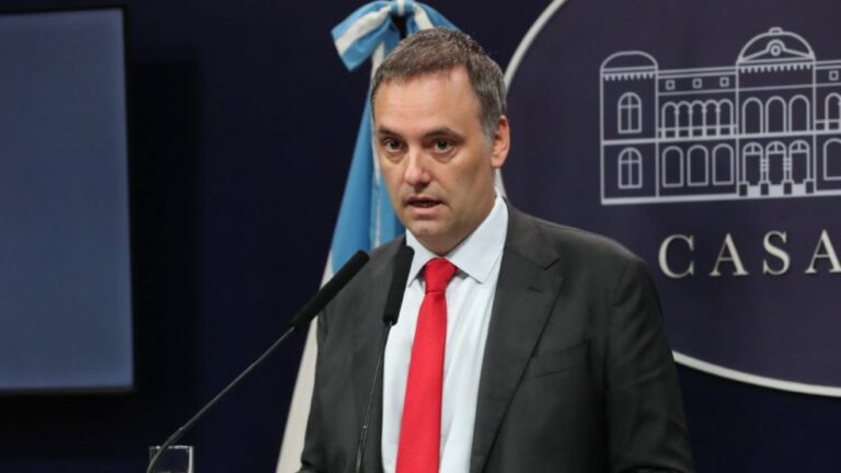 Gobierno de Milei descontará el día a estatales por paro de la CGT