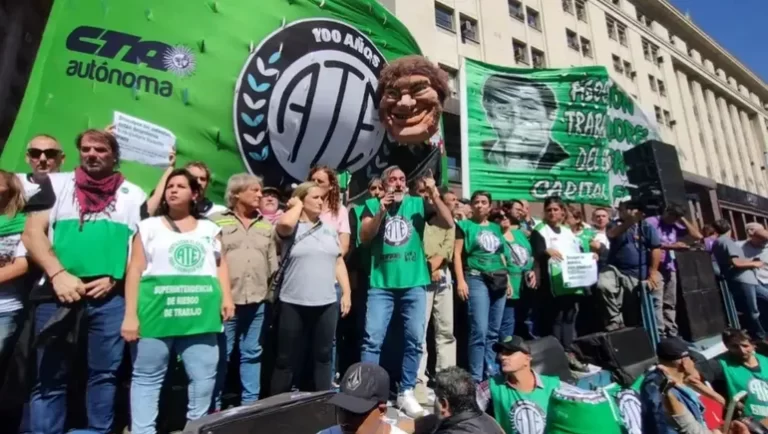 Ate bloquea accesos aeropuerto