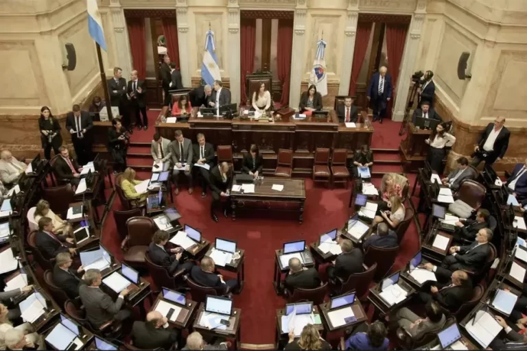 Senadores aprobaron un aumento de las jubilaciones y modificó la fórmula de actualización