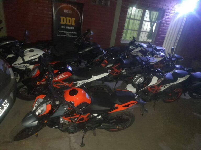 Villa MErcedes recuperaron 12 motos alta gama