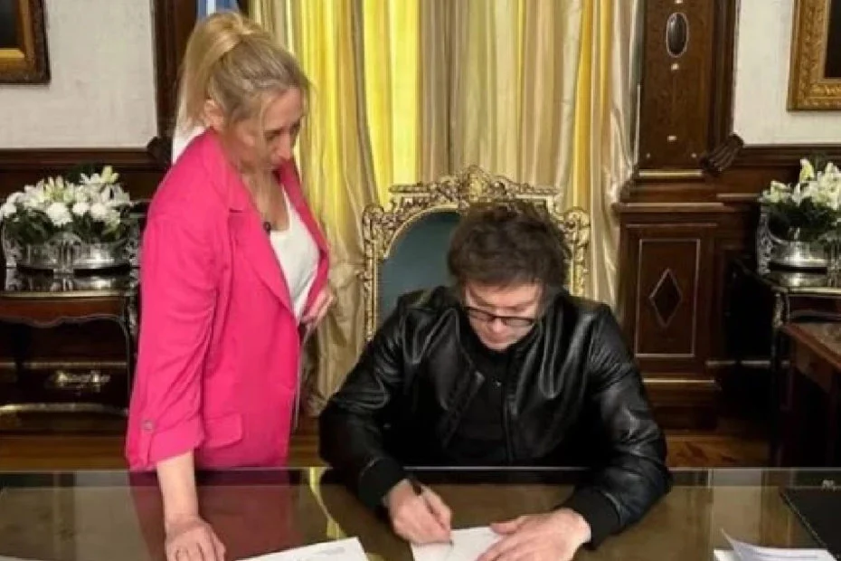 Pese a la súplica de jubilados, Milei firmó el veto de la reforma