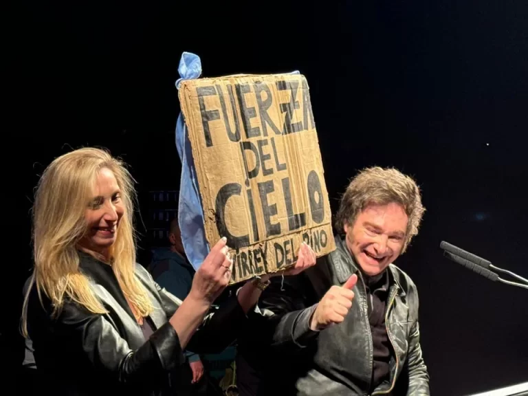 Karina y Javier Milei