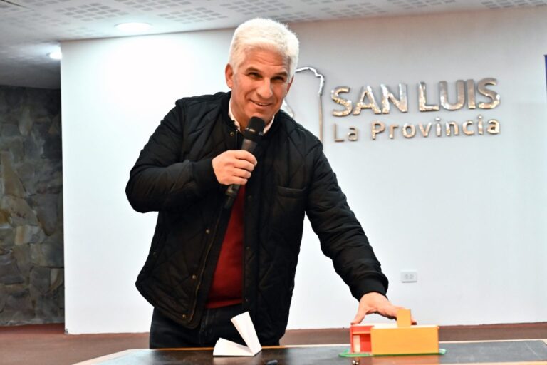 Poggi impulsa la construcción de 22 viviendas iniciales en la provincia