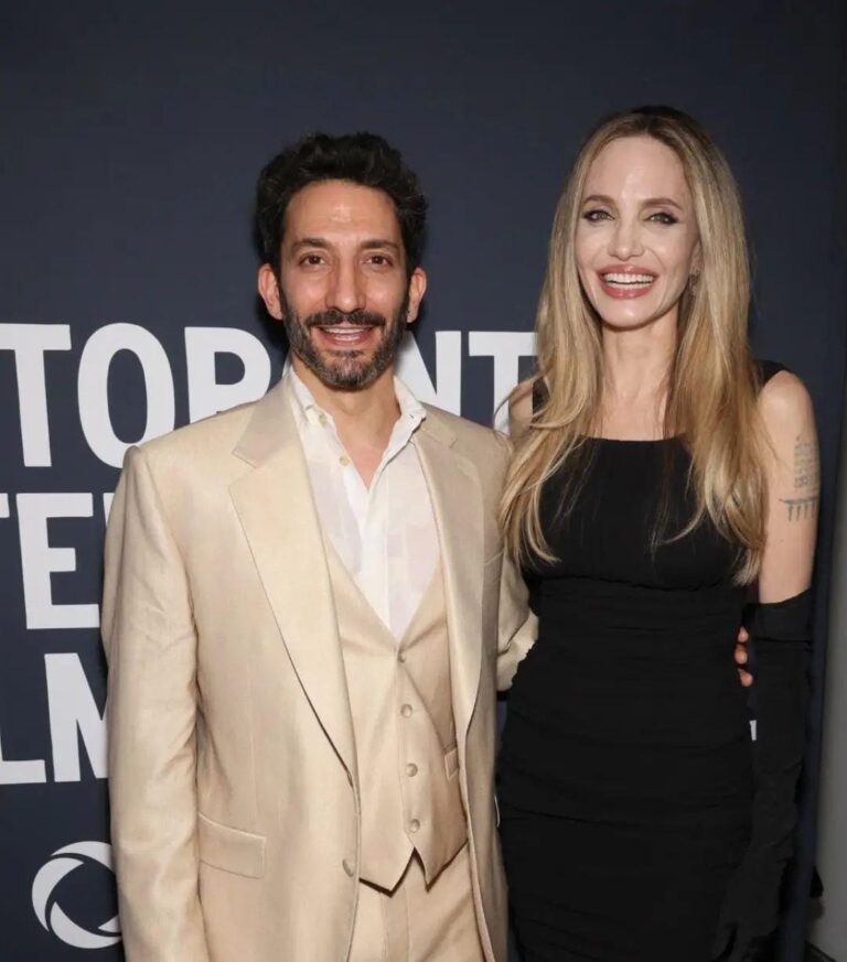 Juan Minujín brillo en la Alfombra Roja junto a Angelina Jolie