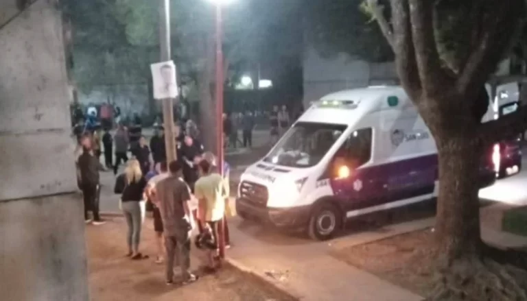 Ataque brutal en Villa Mercedes: Un joven está grave tras ser acuchillado por su hermano