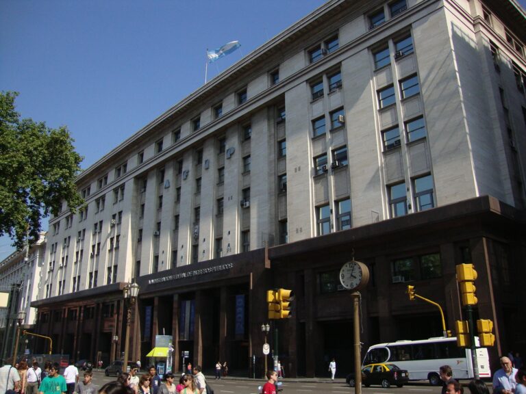 El Gobierno Nacional anunció la disolución de la AFIP