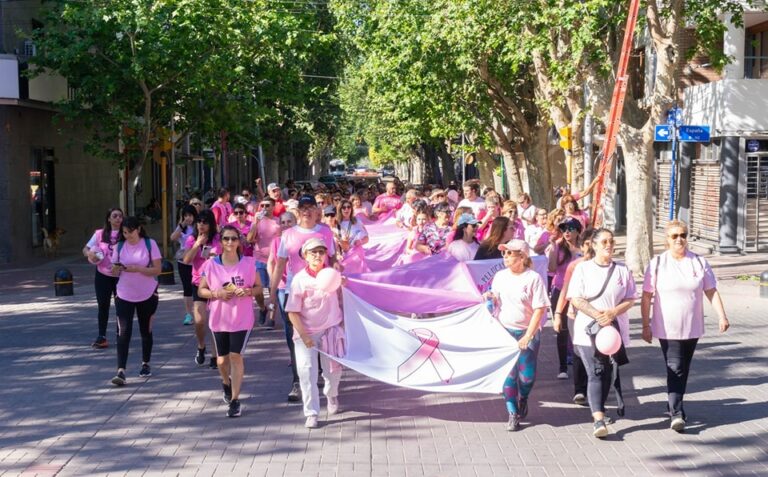 Villa Mercedes marcha por la vida en el día Internacional de la lucha contra el cáncer de mama