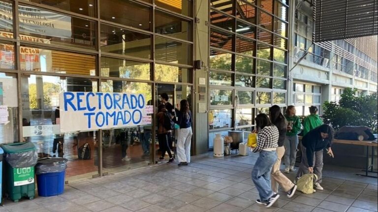 Tensión en las universidades: paros y tomas se extienden en todo el país