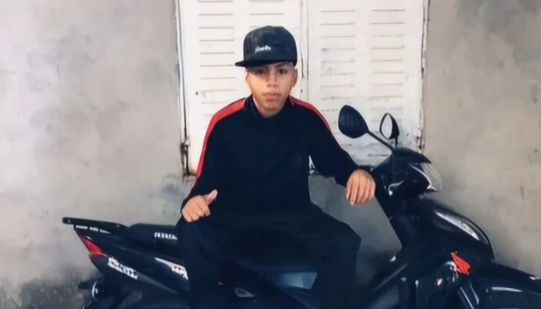 Buscan al menor que apuñaló al hermano de Agustín Quevedo en un intento de defenderlo