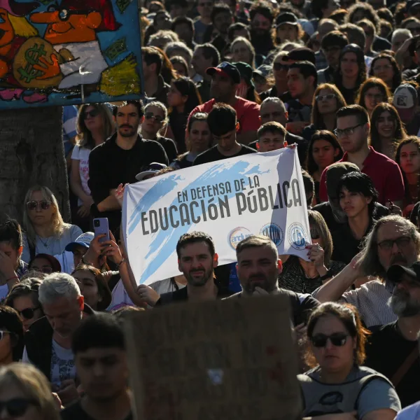 Gremios universitarios convocan a un paro total tras la ratificación del veto de Milei
