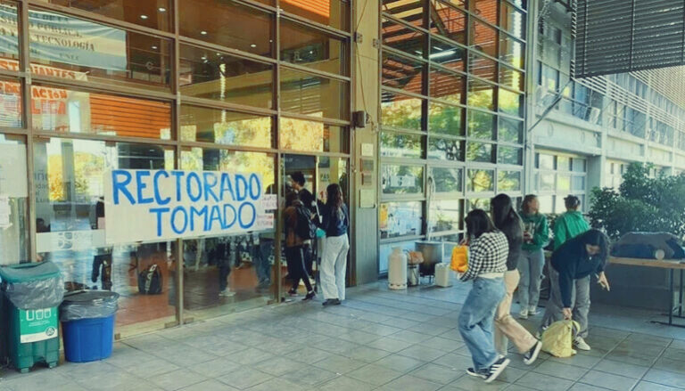 Sigue el paro universitario y la toma del Rectorado en la Universidad Nacional de San Luis