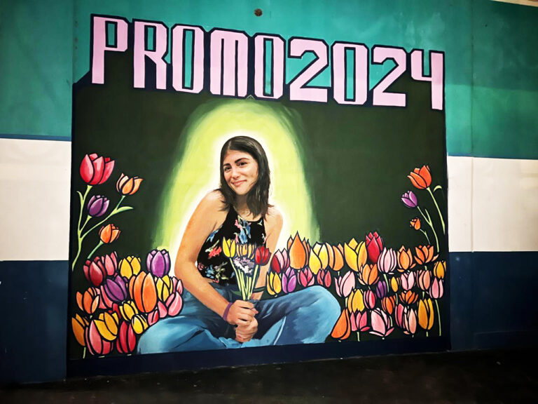 Promo 2024: homenaje a Anahí Robledo Yuvero con un mural en la Escuela Normal