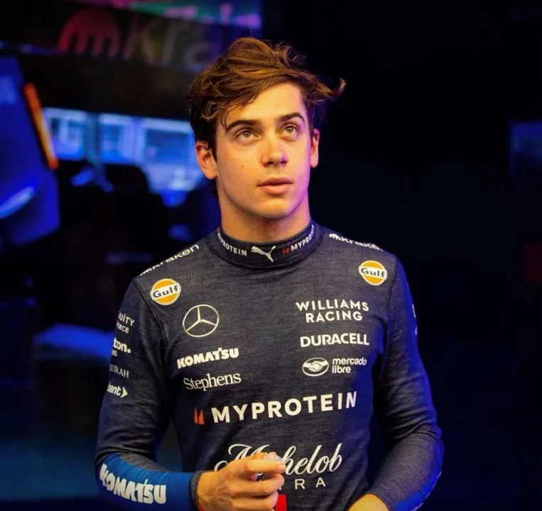 Colapinto brilla tras el choque: De último a 14° en Las Vegas