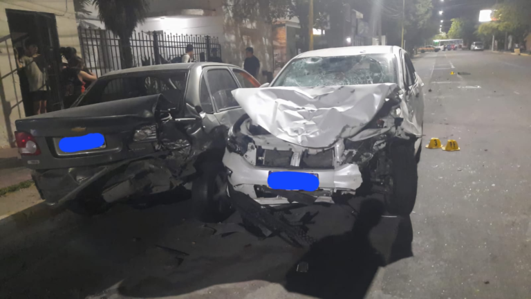 Accidente fatal en San Luis: Un delivery perdió la vida tras ser embestido por un auto en Héroes de Malvinas.