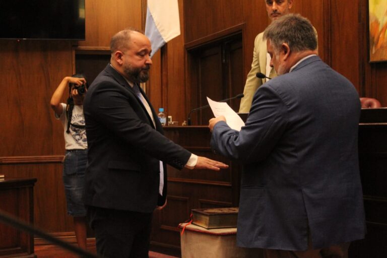 Adolfo Castro Luna juró como presidente provisional del senado