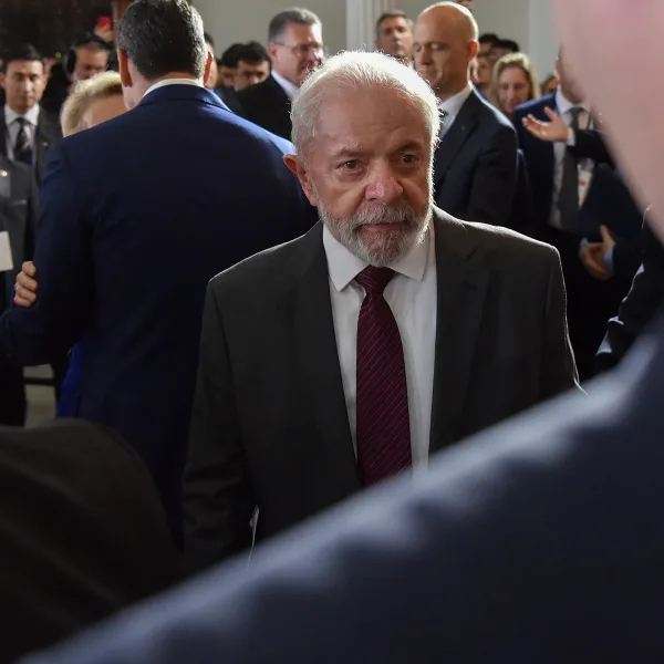 Lula fue operado de urgencia por una hemorragia cerebral