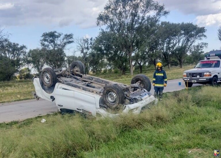 Una camioneta volcó en la Autopista de las Serranías Puntanas